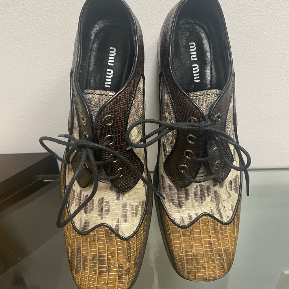 Vintage Miu Miu crocodile loafers in great condition, barely worn. Size 36.